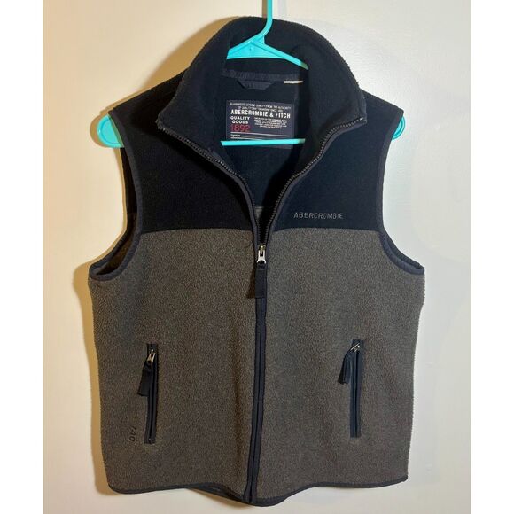 Abercrombie & Fitch Men’s Gray & Black Sherpa‑Style Fleece Vest •Size M - Picture 1 of 5